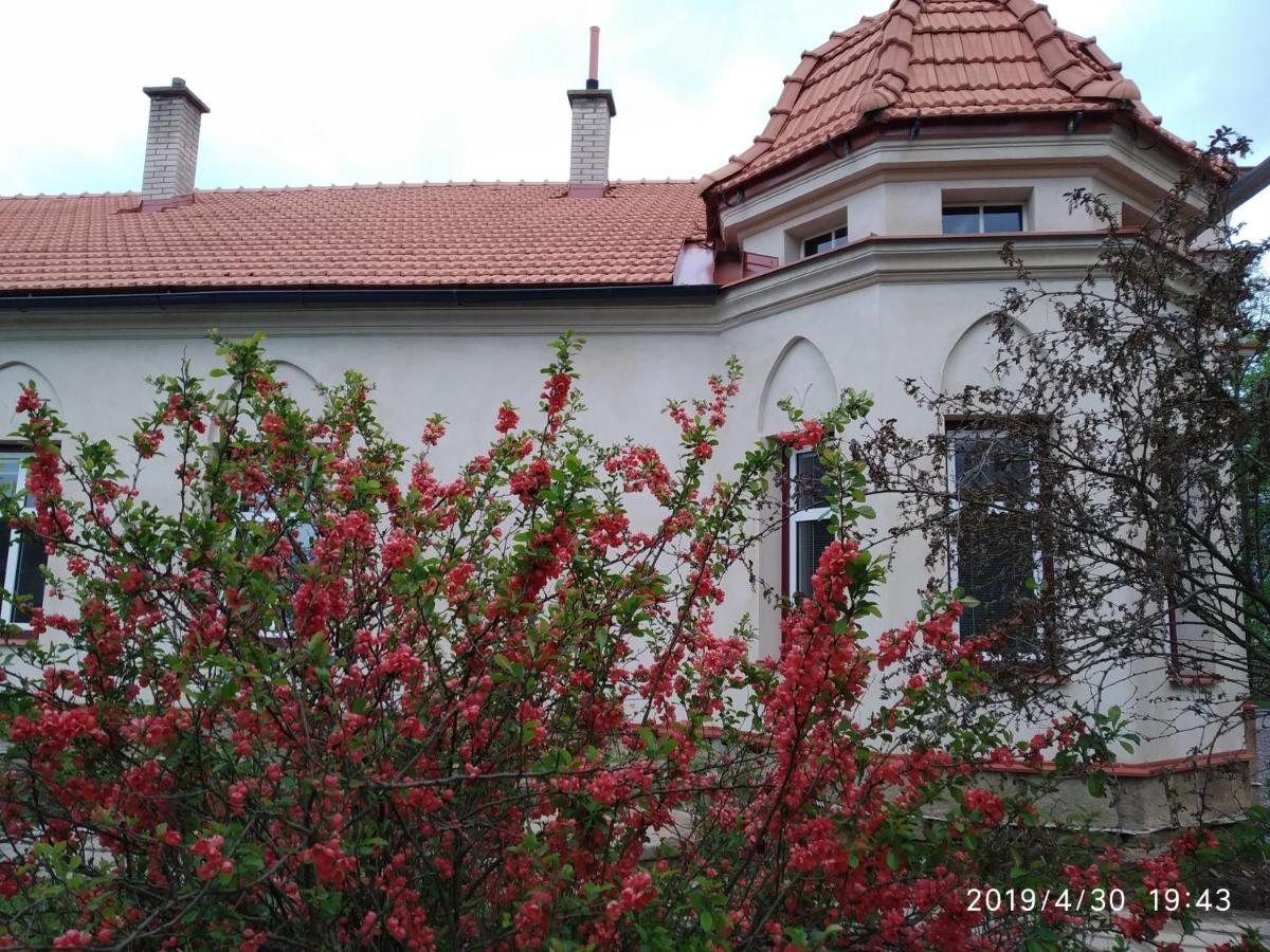 Aparthotel Brokes Lanškroun Exterior foto