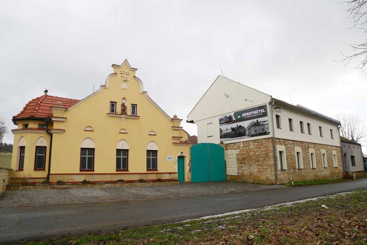 Aparthotel Brokes Lanškroun Exterior foto